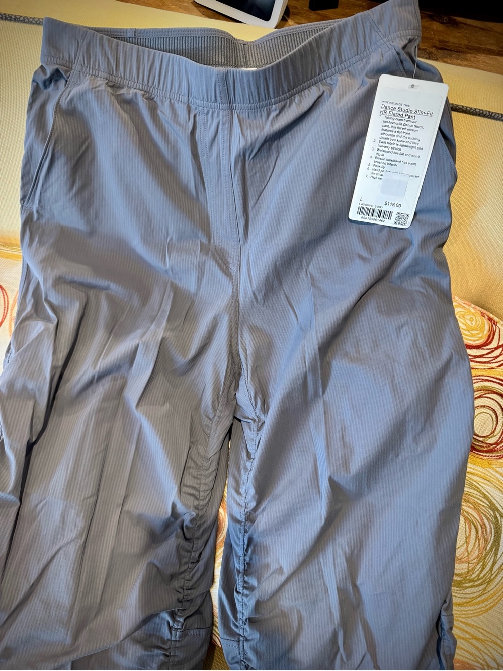 Dance Studio Slim Fit LuLuLemon BNWT Size L